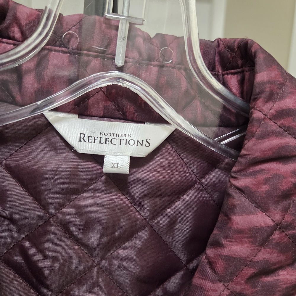 Northern Reflections Quilted Light Jacket Burgundy Diamond Stitch Button Front - Picture 4 of 8